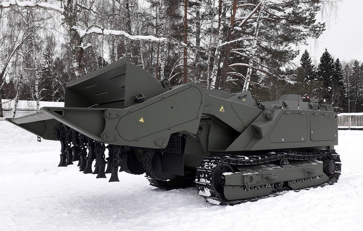 Робот разминирования «Уран-6» поставлен в Международный противоминный центр ВС РФ