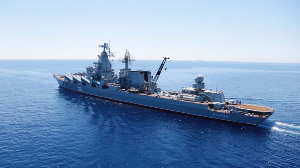 Флагман ЧФ «Москва» вышел на ходовые испытания в море