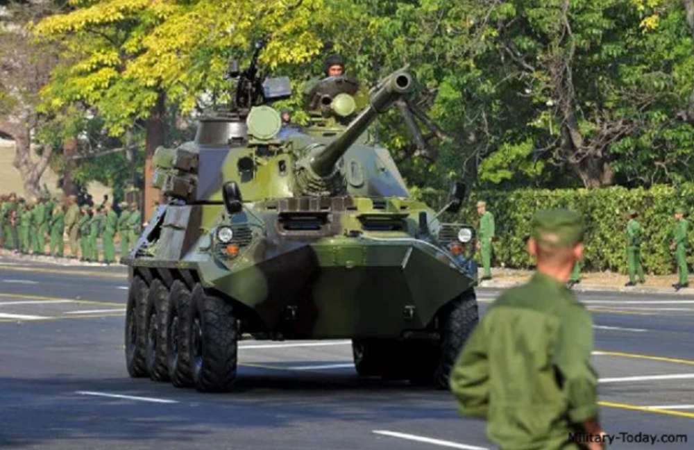 БТР с танковой пушкой из Кубы
