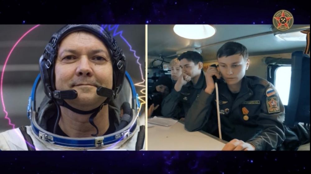 Радиолюбители ВОЕННО-ТЕХНИЧЕСКОГО ОБЩЕСТВА провели сеанс связи с экипажем МКС