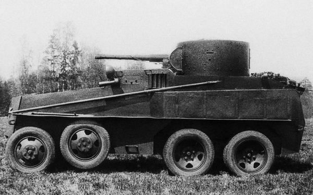 Плавающий бронеавтомобиль ПБ-4 1933 год.